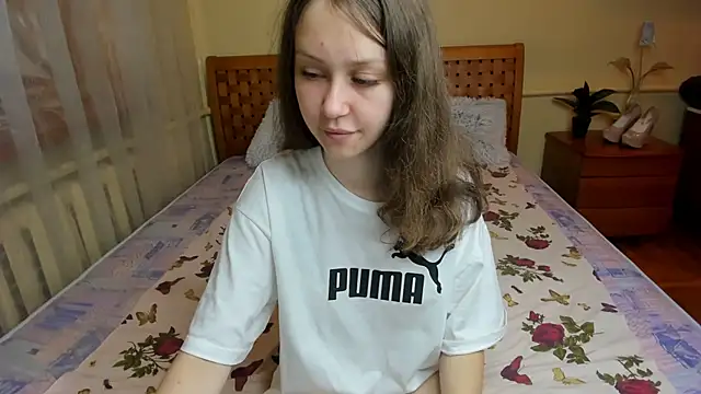 Snapshot of AfinaCutie chatting on 10/23/25, 06:56 AfinaCutie online show from 10/23/25, 06:56