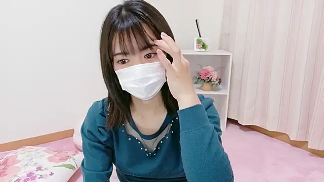 Snapshot of QoMeioQ chatting on 10/27/25, 11:14 QoMeioQ online show from 10/27/25, 11:14