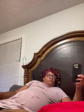 Snapshot of ebonyred chatting on 06/15/26, 01:08 ebonyred online show from 06/15/26, 01:08