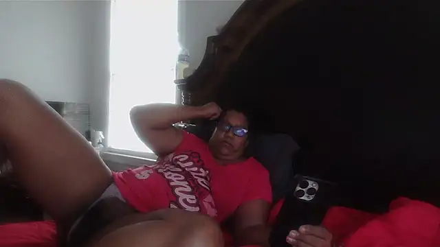 Snapshot of ebonyred chatting on 06/18/26, 12:09 ebonyred online show from 06/18/26, 12:09