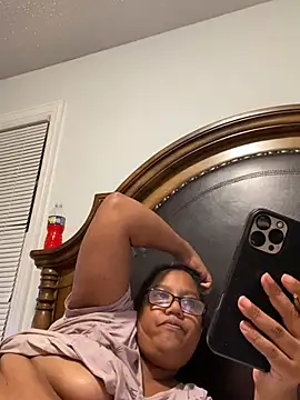 Snapshot of ebonyred chatting on 07/07/26, 01:52 ebonyred online show from 07/07/26, 01:52