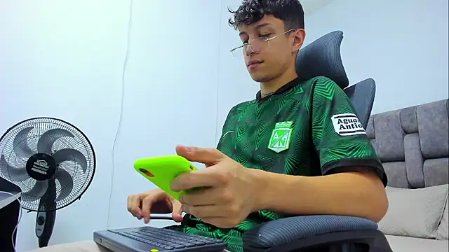 AgarEvans online show from 01/13/25, 03:56