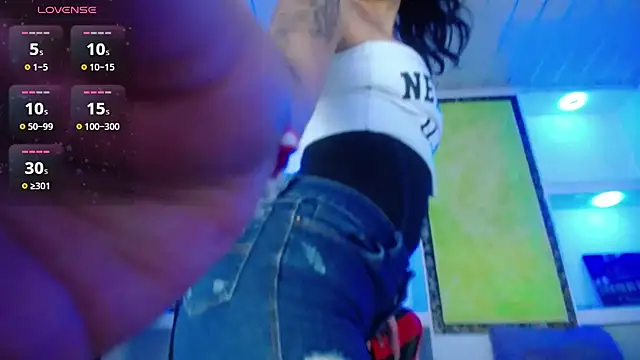 Snapshot of sylvana_19 chatting on 12/25/24, 02:56 sylvana 19 online show from 12/25/24, 02:56