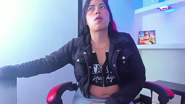 Snapshot of sylvana_19 chatting on 09/15/25, 08:42 sylvana 19 online show from 09/15/25, 08:42