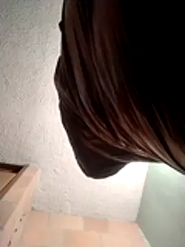 Snapshot of sylvana_19 chatting on 12/19/25, 04:19 sylvana 19 online show from 12/19/25, 04:19