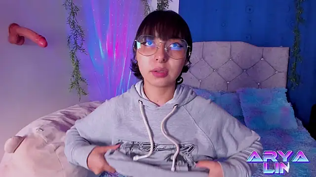 arysUwU online show from 03/23/25, 02:15