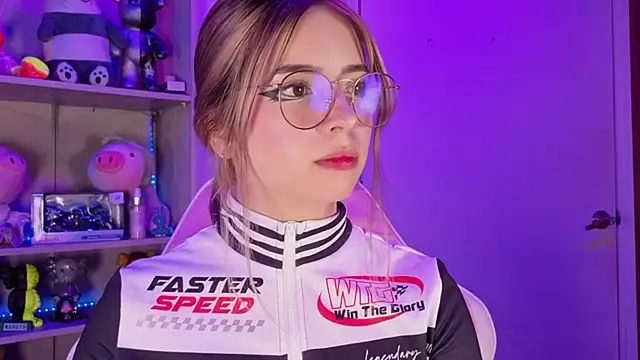 EmilyMiller  online show from 03/18/26, 04:21