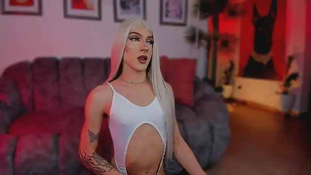 Taylor  foxxx online show from 07/06/26, 08:00