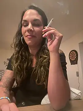 Snapshot of Lady_Knaller chatting on 05/21/26, 07:10 Lady Knaller online show from 05/21/26, 07:10