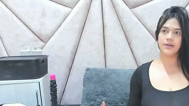 Snapshot of Deisy_Torres chatting on 12/17/24, 01:27 Deisy Torres online show from 12/17/24, 01:27