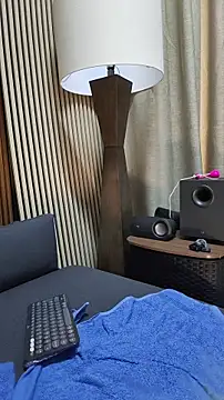 Snapshot of Deisy_Torres chatting on 10/21/25, 08:42 Deisy Torres online show from 10/21/25, 08:42