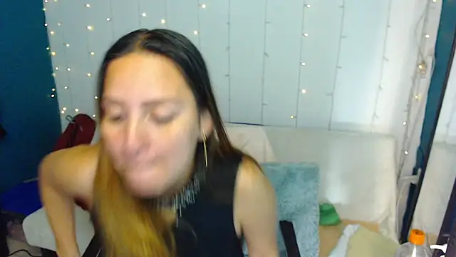 camila delarosa online show from 12/12/24, 12:55