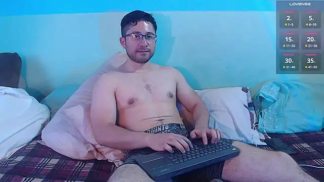 Snapshot of teddy_foster chatting on 01/07/25, 06:56 teddy foster online show from 01/07/25, 06:56