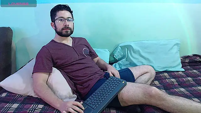 Snapshot of teddy_foster chatting on 02/06/25, 01:10 teddy foster online show from 02/06/25, 01:10