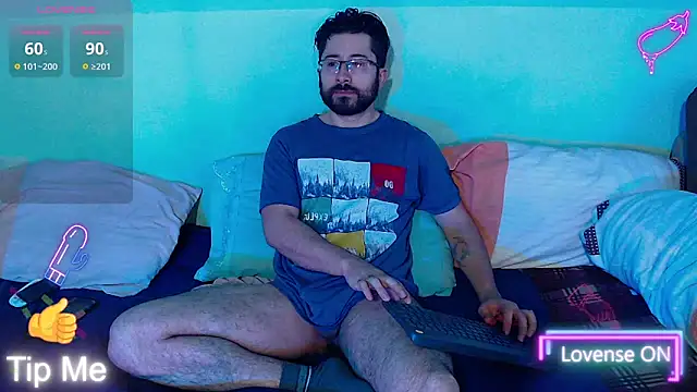 Snapshot of teddy_foster chatting on 10/15/25, 01:11 teddy foster online show from 10/15/25, 01:11