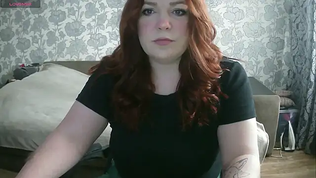 Snapshot of Sabrina_Poison chatting on 09/25/25, 07:01 Sabrina Poison online show from 09/25/25, 07:01