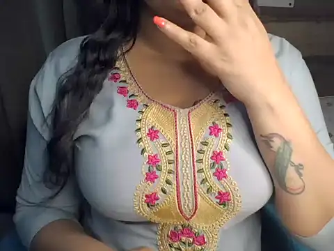 Trezza online show from 10/26/25, 07:09