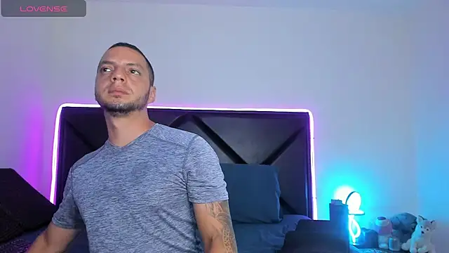 ScarlettAndClark online show from 04/10/26, 03:45