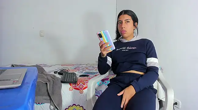 skinnyanai2 online show from 02/19/25, 05:49