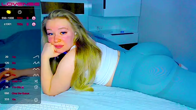 kitti kaattt online show from 11/04/25, 10:47