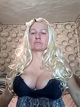 FameLara online show from 04/09/26, 01:38