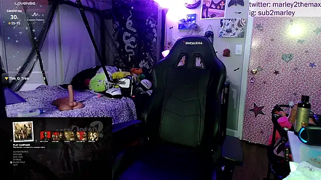 Snapshot of marleymaxwell chatting on 01/14/26, 05:57 marleymaxwell online show from 01/14/26, 05:57