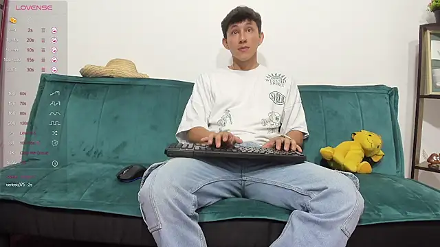 Snapshot of jacques_cardiet chatting on 01/22/25, 09:21 jacques cardiet online show from 01/22/25, 09:21