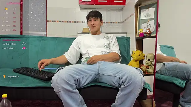 Snapshot of jacques_cardiet chatting on 03/15/25, 03:16 jacques cardiet online show from 03/15/25, 03:16