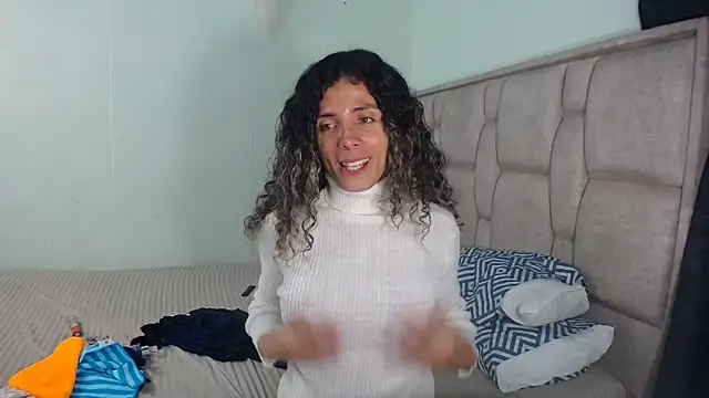 Nadia Monroe online show from 12/28/24, 11:37