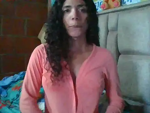 Nadia Monroe online show from 05/06/26, 12:10