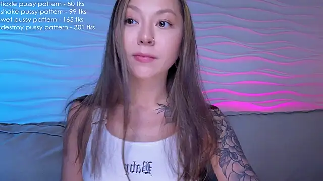 Snapshot of im_casey chatting on 02/13/25, 10:44 im casey online show from 02/13/25, 10:44