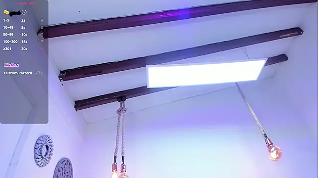 Snapshot of Oriana_Guzman chatting on 01/02/25, 12:03 Oriana Guzman online show from 01/02/25, 12:03