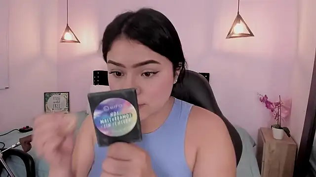 Oriana Guzman online show from 09/22/25, 11:29