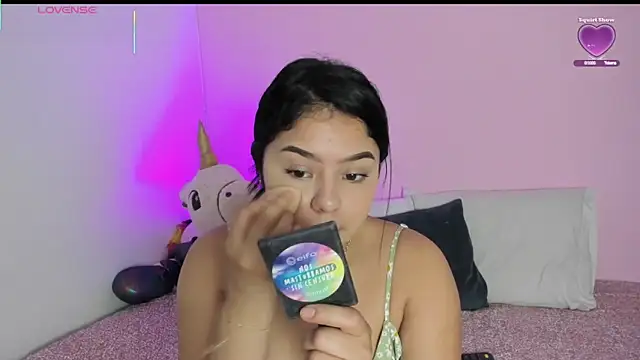 Snapshot of Oriana_Guzman chatting on 10/20/25, 11:27 Oriana Guzman online show from 10/20/25, 11:27