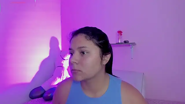 Snapshot of Oriana_Guzman chatting on 12/15/25, 10:58 Oriana Guzman online show from 12/15/25, 10:58