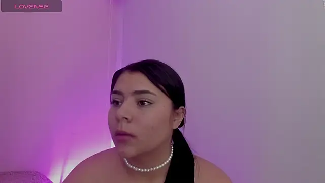 Oriana Guzman online show from 04/11/26, 07:45