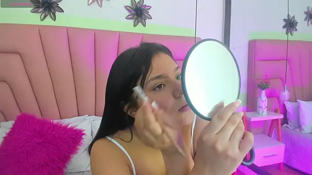 Oriana Guzman online show from 05/27/26, 03:25