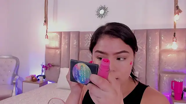 Oriana Guzman online show from 07/10/26, 12:37