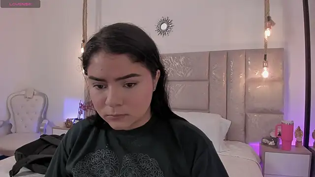 Oriana Guzman online show from 07/11/26, 10:11