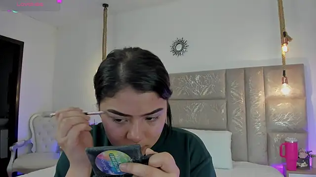 Oriana Guzman online show from 07/27/26, 11:45