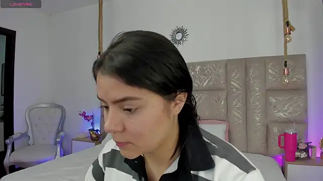 Oriana Guzman online show from 07/31/26, 07:24