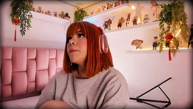 albaismynameX online show from 02/19/25, 03:27