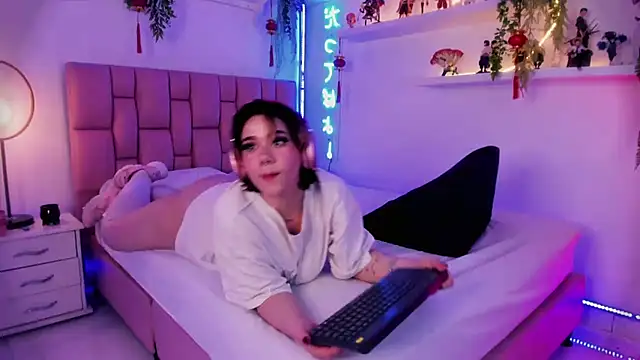 albaismynameX online show from 02/20/25, 03:08