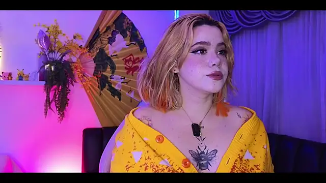 albaismynameX online show from 11/15/25, 12:13