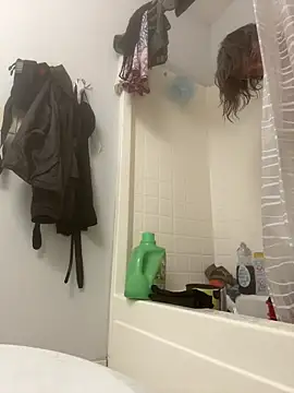 Snapshot of SexyB214 chatting on 12/29/24, 01:17 SexyB214 online show from 12/29/24, 01:17