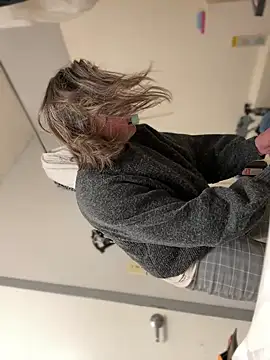 Snapshot of SexyB214 chatting on 12/31/24, 07:07 SexyB214 online show from 12/31/24, 07:07