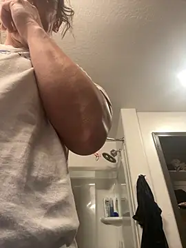 Snapshot of SexyB214 chatting on 09/26/25, 07:51 SexyB214 online show from 09/26/25, 07:51