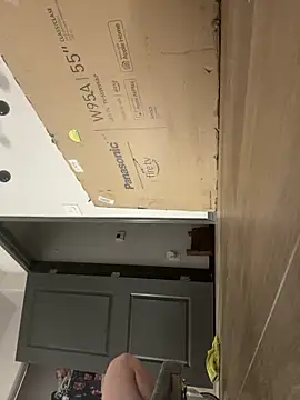 Snapshot of SexyB214 chatting on 10/22/25, 05:41 SexyB214 online show from 10/22/25, 05:41