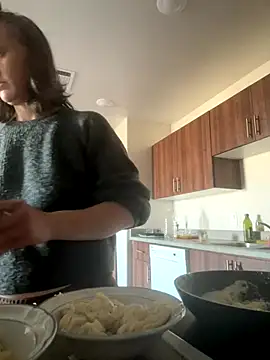 Snapshot of SexyB214 chatting on 11/14/25, 03:33 SexyB214 online show from 11/14/25, 03:33