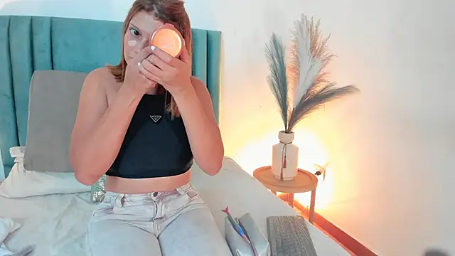 Snapshot of MirandaRoxx chatting on 01/29/25, 06:07 MirandaRoxx online show from 01/29/25, 06:07